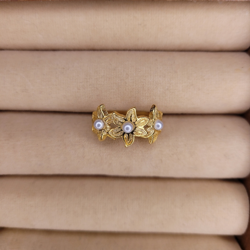 🖤3/$50 Three Flowers 10k Gold-Plated Ring